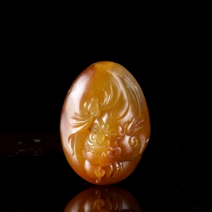 籽料和田玉黄沁貔貅吊坠