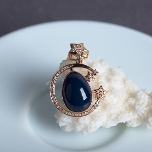 18K天空蓝多米蓝珀水滴吊坠