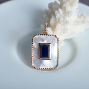 18K天空蓝多米蓝珀方形吊坠