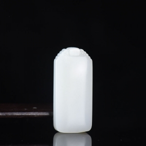 山流水料和田白玉无事牌吊坠