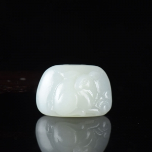 籽料和田白玉兔子吊坠