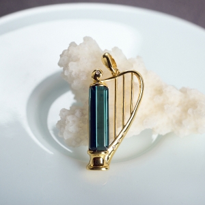 18K深蓝色碧玺竖琴吊坠