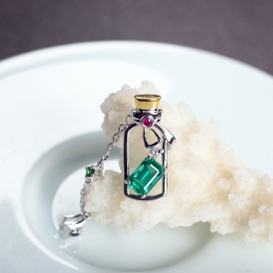 18K鲜绿祖母绿漂流瓶吊坠