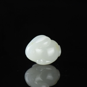 籽料和田白玉兔子吊坠