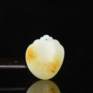 籽料和田白玉牡丹吊坠