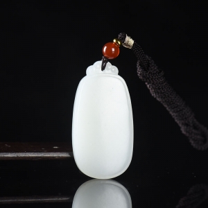 籽料和田白玉无事牌吊坠