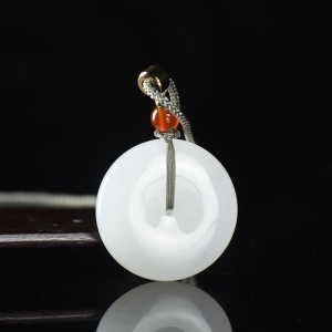 山料和田白玉平安扣吊坠