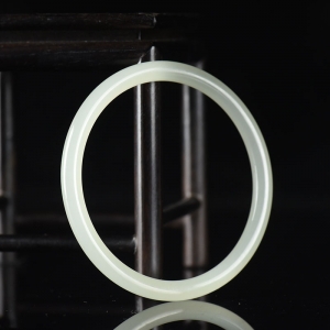 55mm山料和田晴水料叮当镯