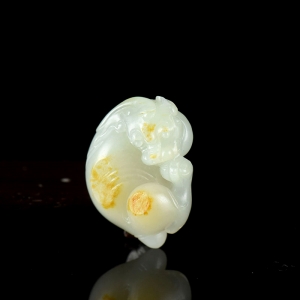 籽料和田白玉貔貅吊坠