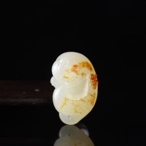 籽料和田白玉貔貅吊坠