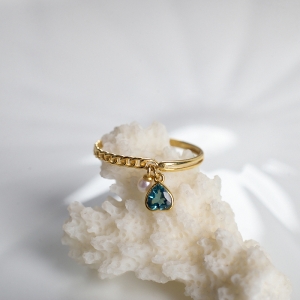 18K蓝色碧玺心形戒指