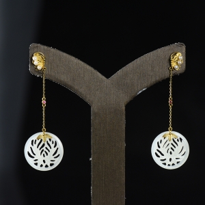 18K籽料和田白玉莲花耳坠