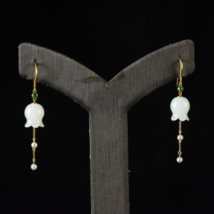 18K籽料和田白玉铃兰耳坠