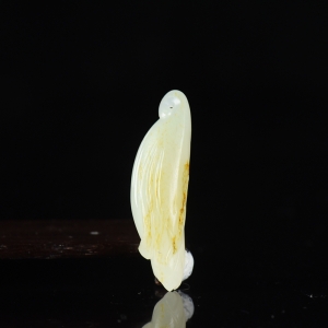 籽料和田白玉玉兰花吊坠