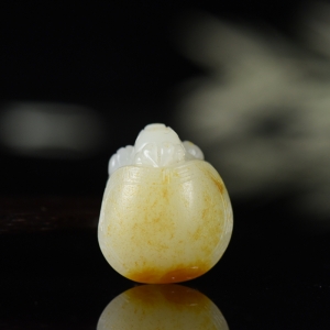 籽料和田白玉龙龟吊坠