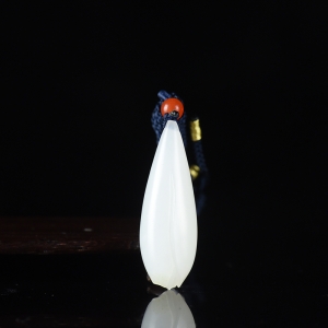 籽料和田白玉玉兰花吊坠