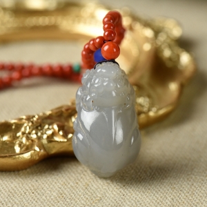 山料和田烟青玉貔貅吊坠