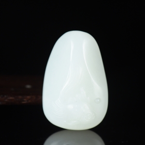 山流水料和田羊脂白玉金鱼吊坠