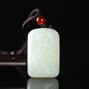 山料和田白玉龙吊坠