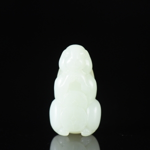 籽料和田白玉兔子吊坠