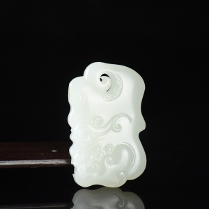 籽料和田白玉守护吊坠