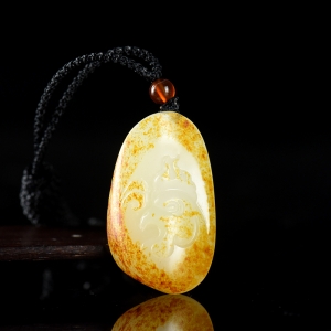 籽料和田白玉鸡吊坠