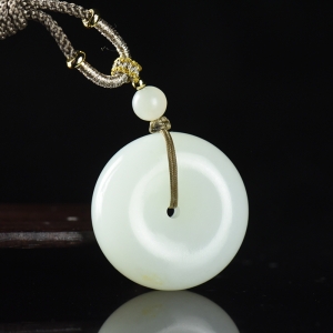 籽料和田白玉平安扣吊坠