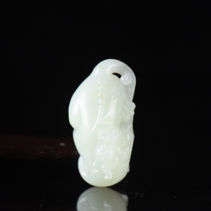 籽料和田白玉貔貅吊坠