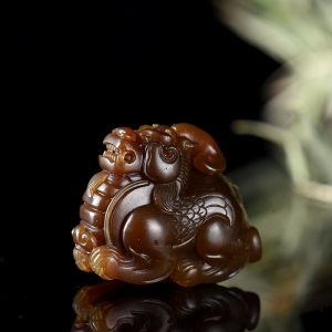 山料和田糖玉貔貅吊坠