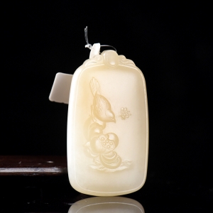 山料和田玉藕粉色荷花吊坠