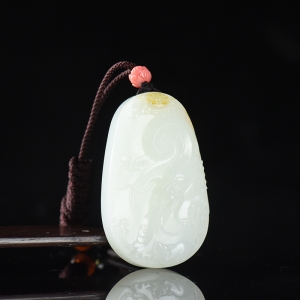 籽料和田白玉龙吊坠