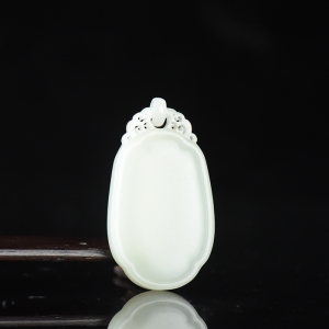 籽料和田白玉无事牌吊坠