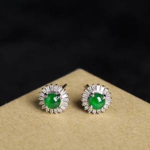 18K冰种翠绿翡翠耳钉
