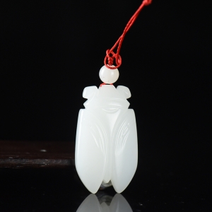 籽料和田白玉一鸣惊人吊坠