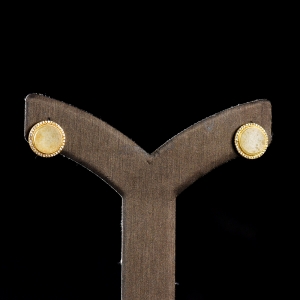 18K籽料和田玉耳钉