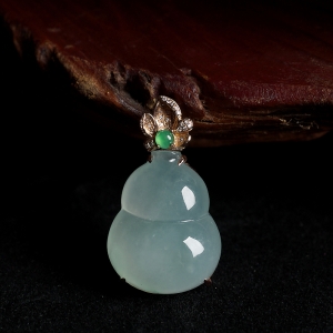 18K冰种晴水翡翠葫芦吊坠