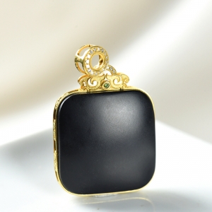 18K籽料和田墨玉吊坠