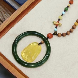 山料和田碧玉吊坠