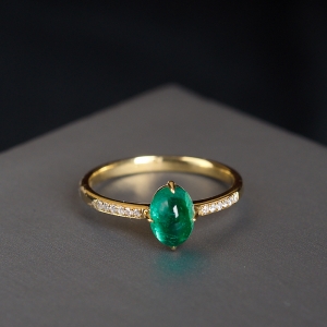 18K鲜绿祖母绿戒指