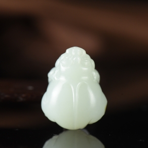籽料和田白玉貔貅吊坠