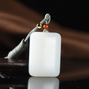 山料和田白玉无事牌吊坠