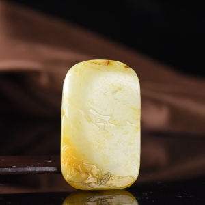 籽料和田白玉马吊坠