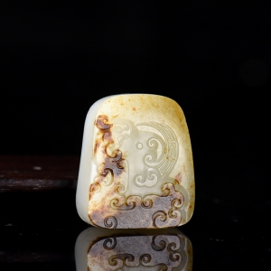 籽料和田白玉龙吊坠