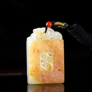 籽料和田白玉龙凤吊坠