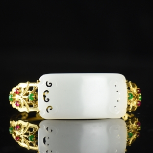 18K籽料和田白玉手镯