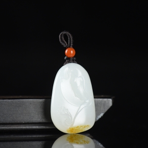 籽料和田白玉观音吊坠
