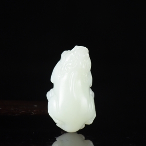 山流水料和田白玉貔貅吊坠