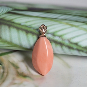 18KMOMO珊瑚随形吊坠