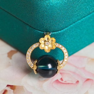 18K深蓝色碧玺吊坠