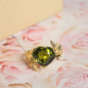 18K绿色碧玺心形戒指
